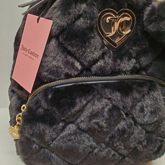 ❎️‼️SALE‼️❎️ 🖤Juicy Couture, let's get cozy black Furry Liquorice Backpack 🖤 - Picture 4 of 10